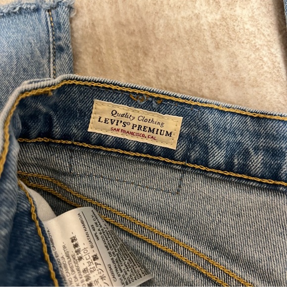 Levis 501 Jeans - Picture 2 of 5